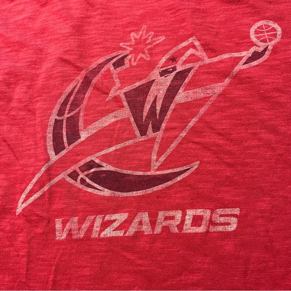 Washington Wizards T-Shirt L Red THIN DISTRESSED 1-Side FADES Cotton Tee - Picture 2 of 4